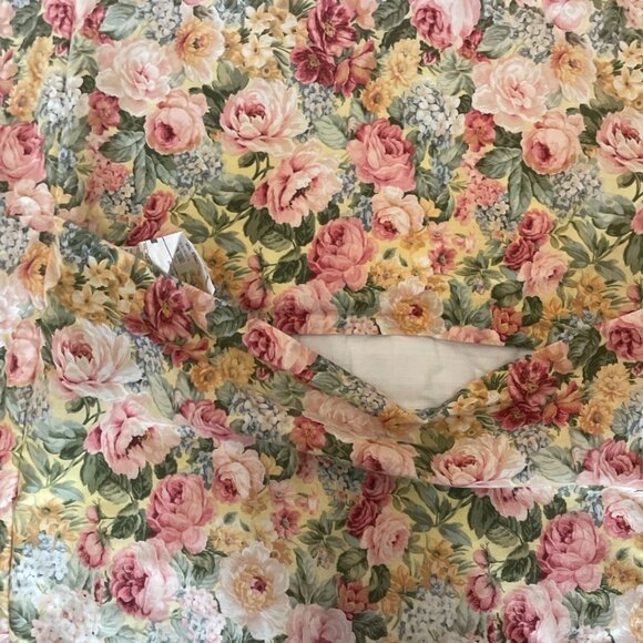 PAIR Std Quilted Floral Pillow Shams by Croscil - Pink Roses Violets Cottagecore - Picture 5 of 9